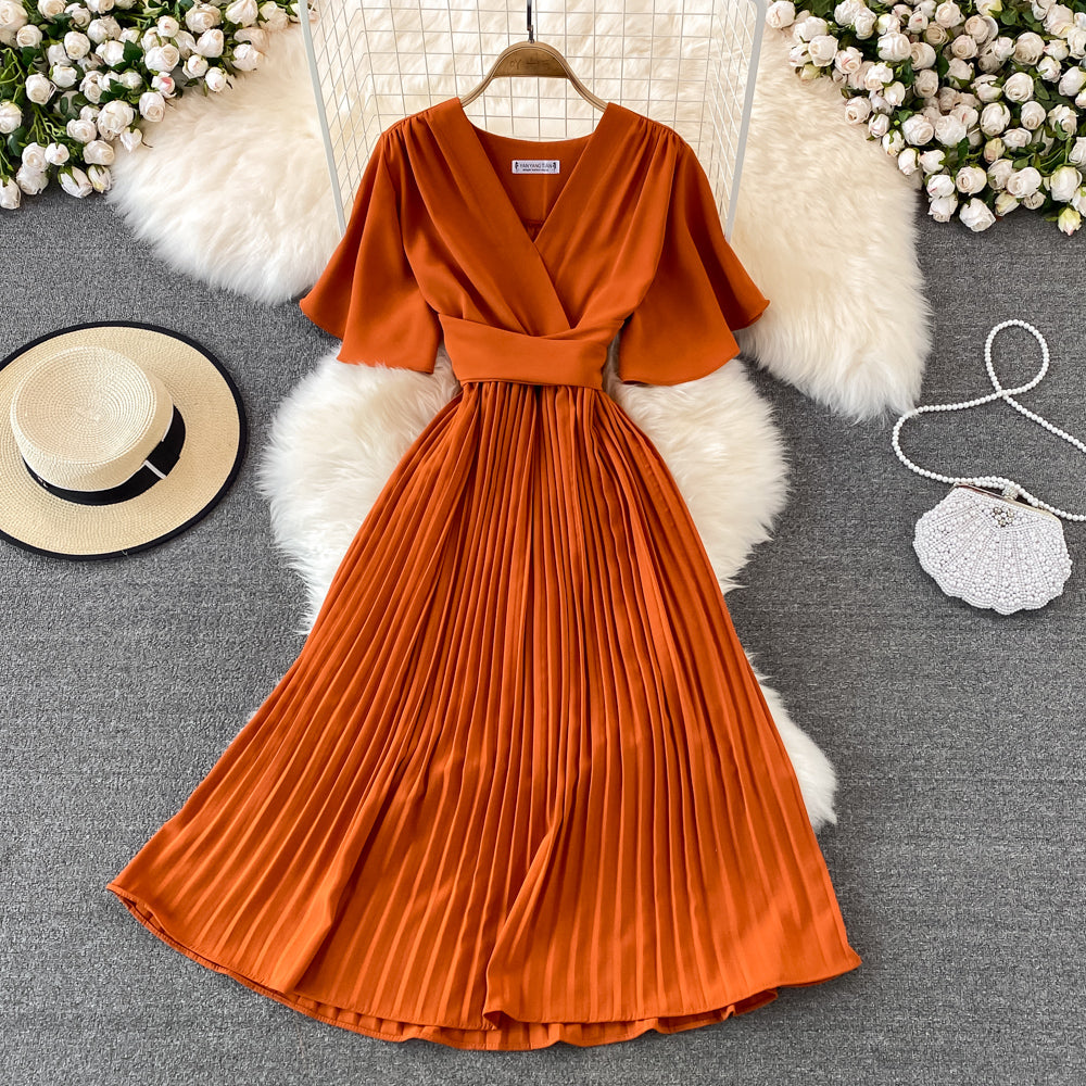 Einfaches kurzes Kleid mit V-Ausschnitt A-Linie Modekleid 10728
