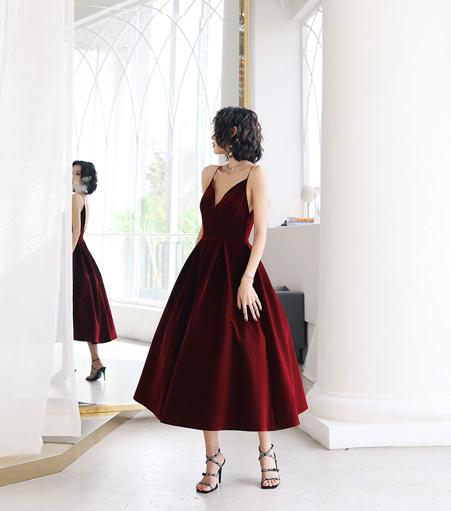 Robe de bal courte en velours bordeaux à col en V 8345