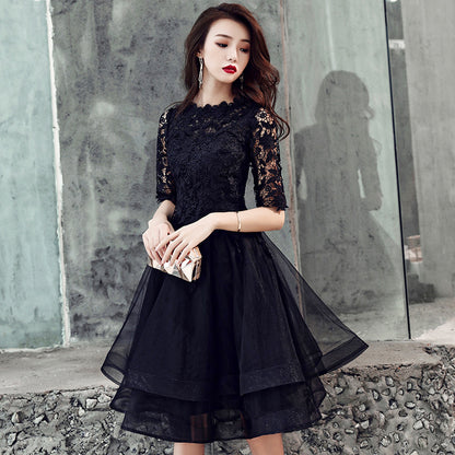 Robe de bal courte en dentelle noire 8244