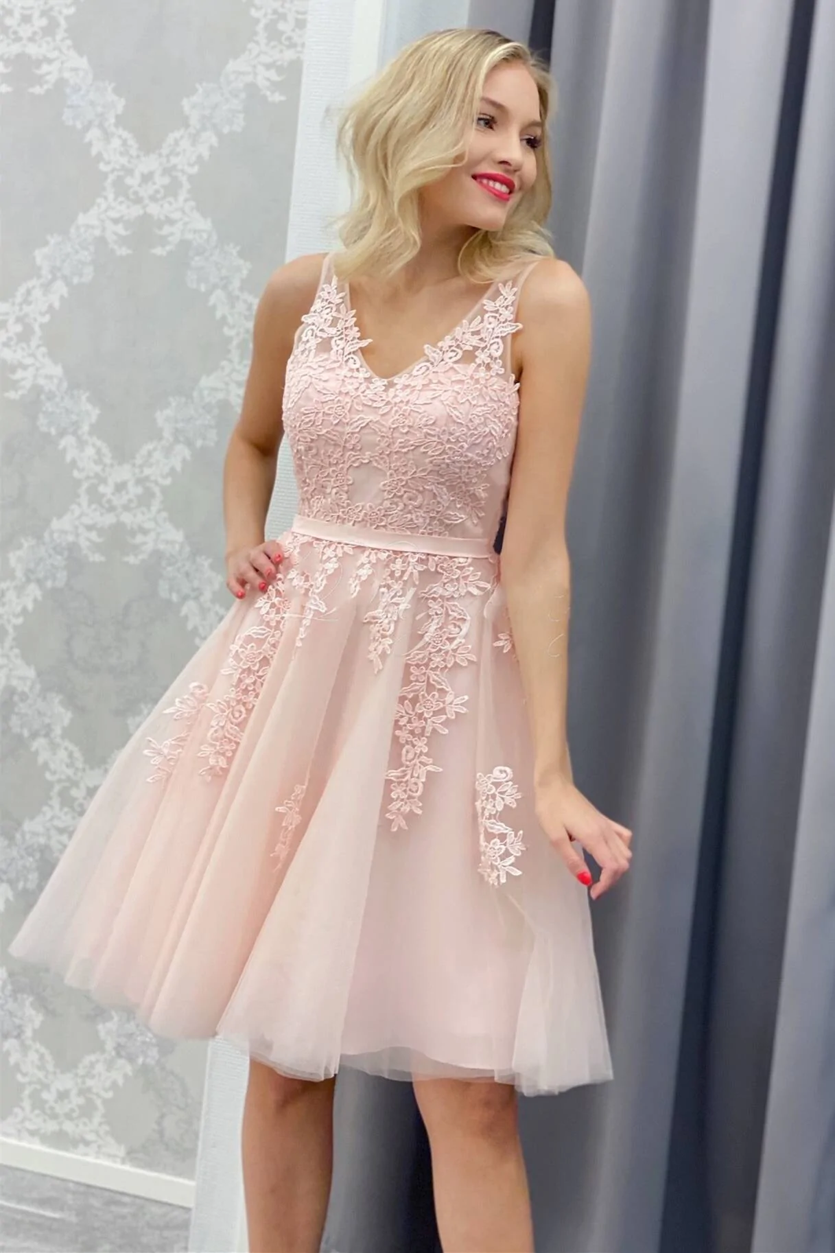 A-line Pink Short Homecoming Dress with Lace Appliques gh1551