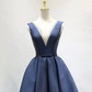 Elegantes, perlenbesetztes, marineblaues Satinkleid mit V-Ausschnitt, kurzes Brautjungfernkleid gh345