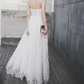 Robe de soirée longue élégante à bretelles blanches et à fleurs gh378
