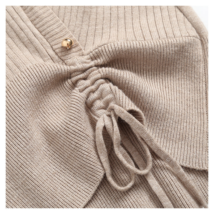 Plissierter Schnürpullover mit unregelmäßigem Nischendesign 7723