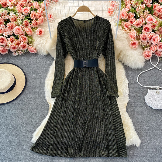 Elegantes Langarmkleid mit V-Ausschnitt, modisches Kleid 448