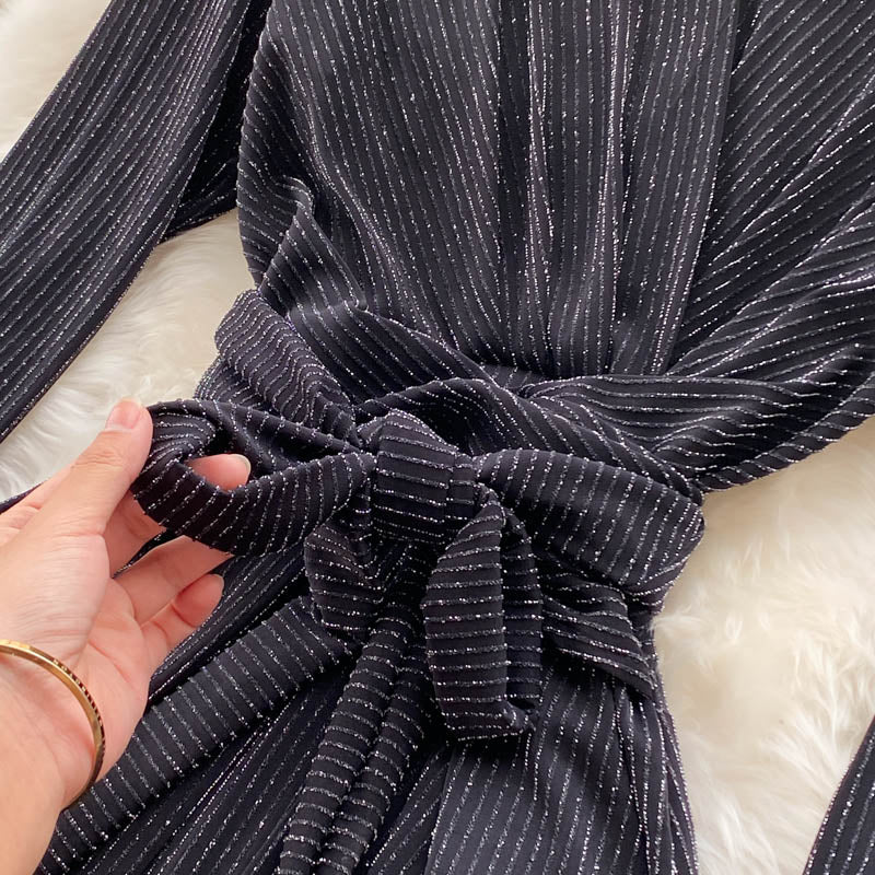 Black v neck long sleeve dress  459