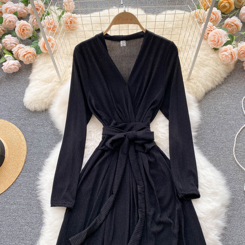Black v neck long sleeve dress  459