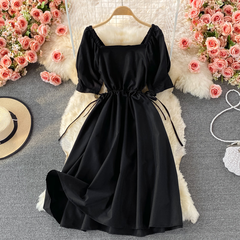 Robe courte noire coupe A simple robe noire 395