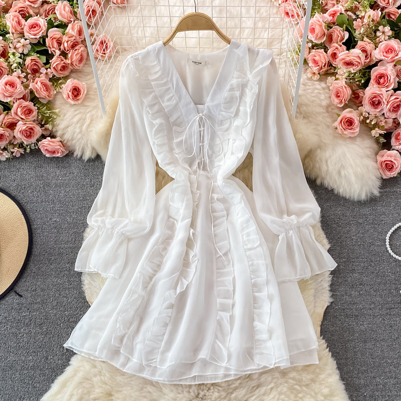 Robe à manches longues et col en V à volants 3079