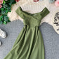 Robe dos nu à encolure carrée 2924