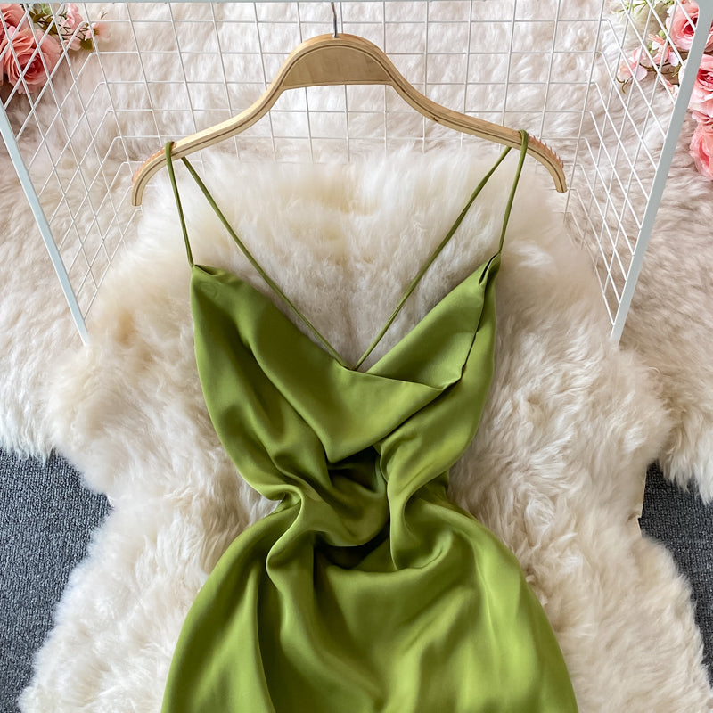 Robe en satin coupe vent douce dos ouvert tempérament mince 3063