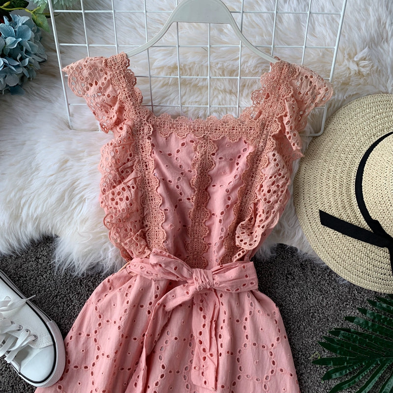 Robe moulante vintage en dentelle à col carré et taille haute 2827