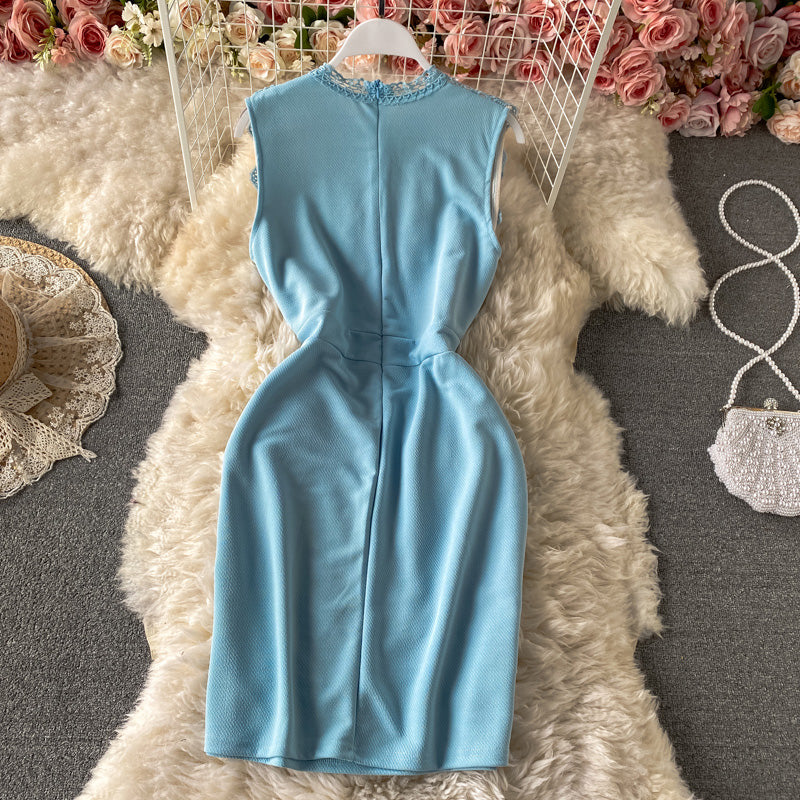 Robe portefeuille ajustée à empiècements en dentelle contrastants 2892