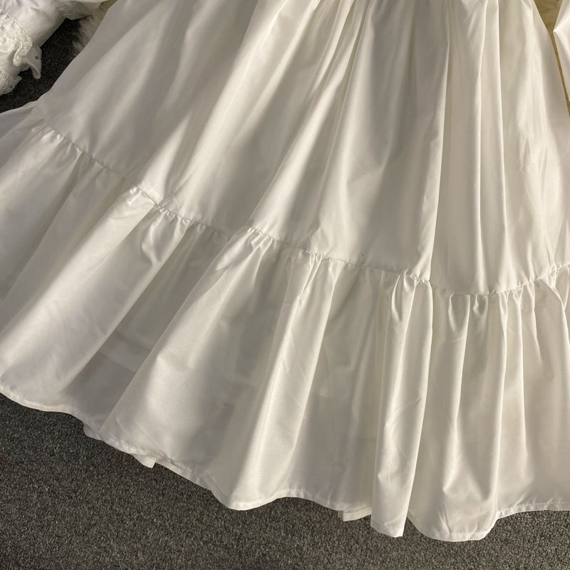 Robe vintage en dentelle à lacets et bordures champignon à manches lanternes 3180