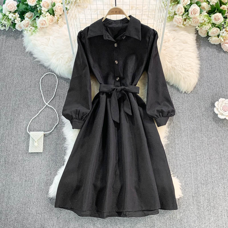 Robe en velours côtelé à manches longues et revers à manches bouffantes 3393