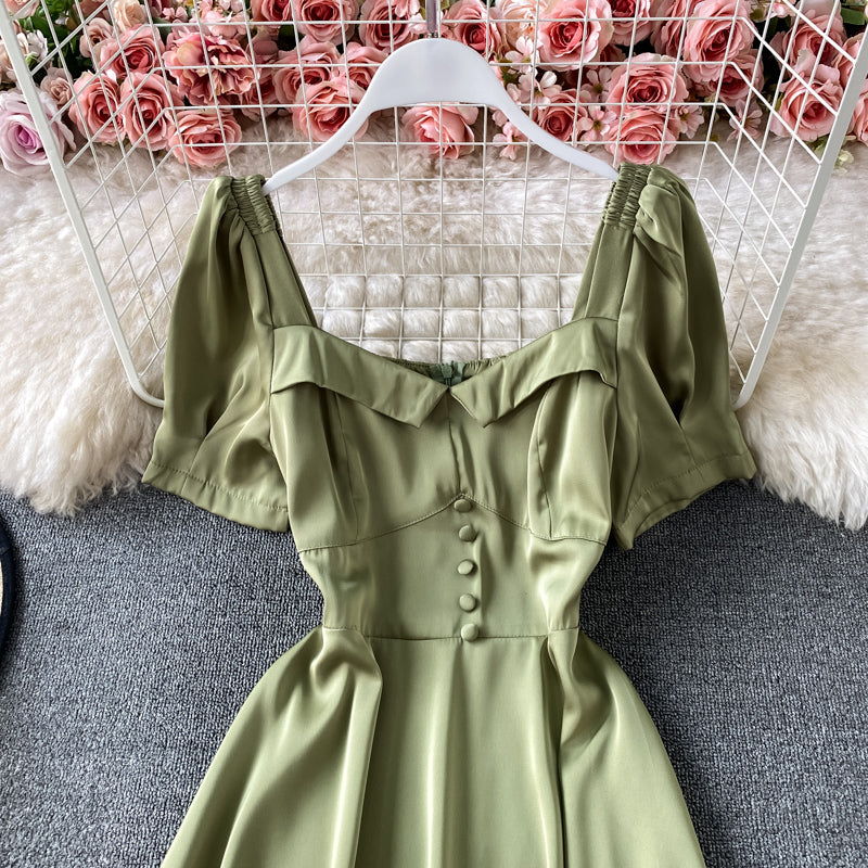 Robe taille fine, style étranger, manches bouffantes, col carré 3045