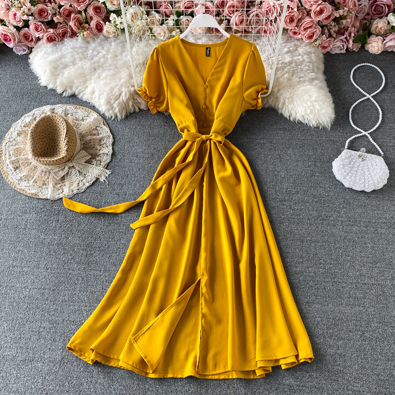Robe rétro française rouge à col en V et manches bouffantes 3184