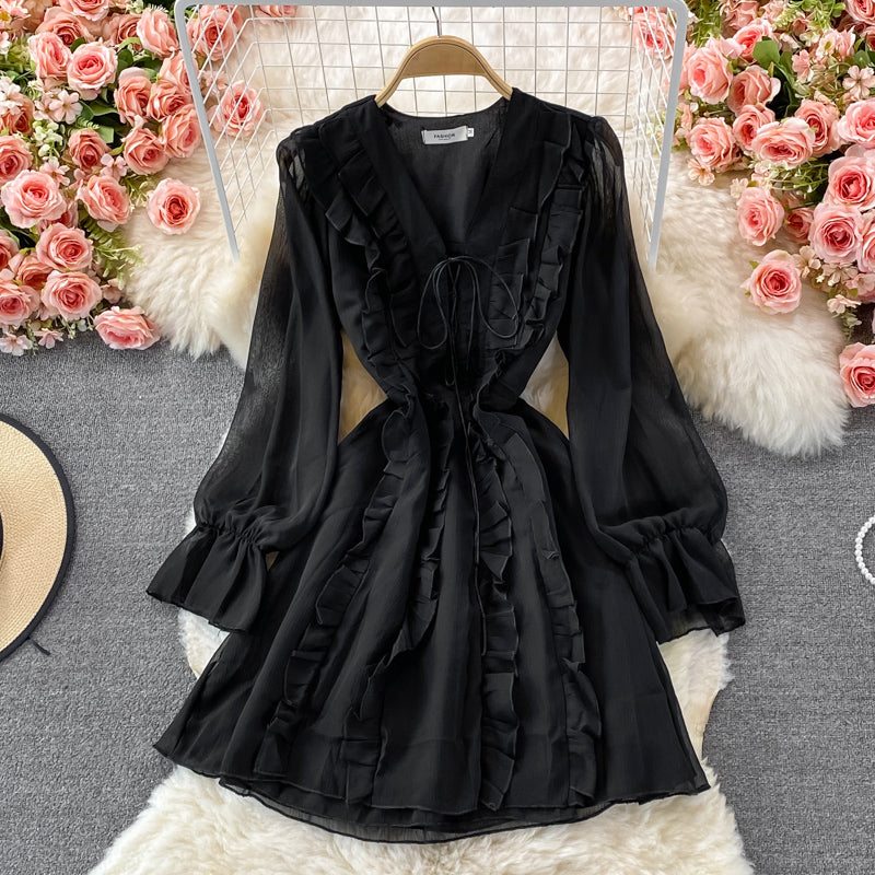 Robe à manches longues et col en V à volants 3079