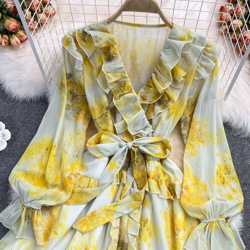 Robe en mousseline fleurie à volants et col en V 2854