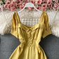 Robe taille fine, style étranger, manches bouffantes, col carré 3045