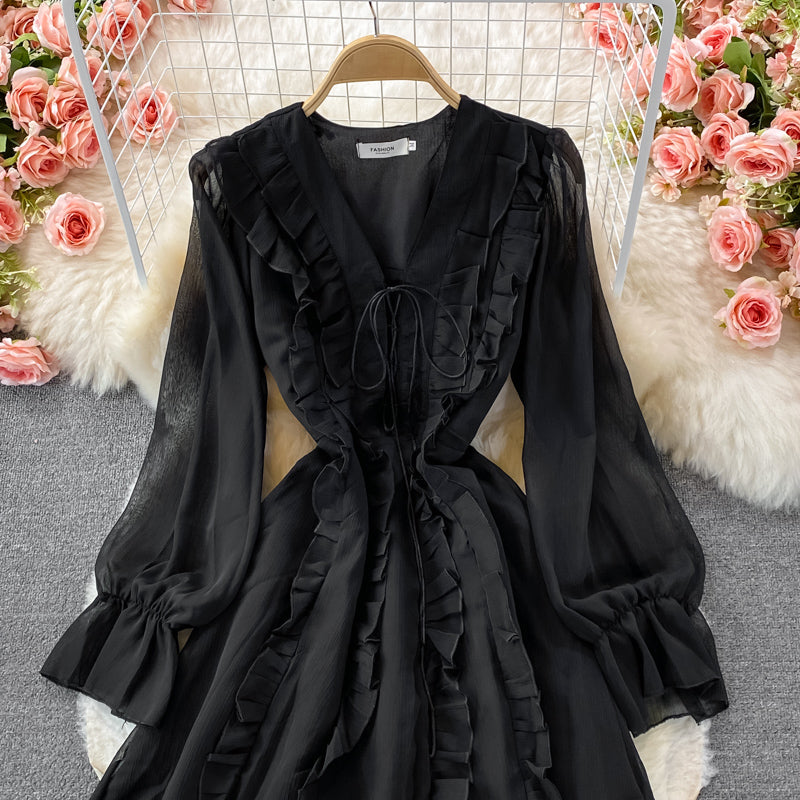 Robe à manches longues et col en V à volants 3079