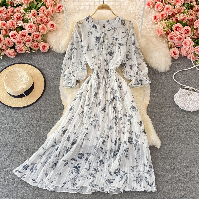 Robe plissée à fleurs en mousseline à col rond 3364
