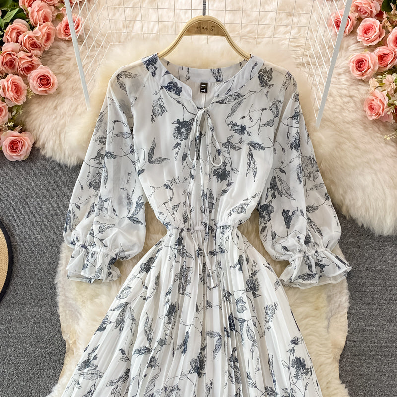 Robe plissée à fleurs en mousseline à col rond 3364