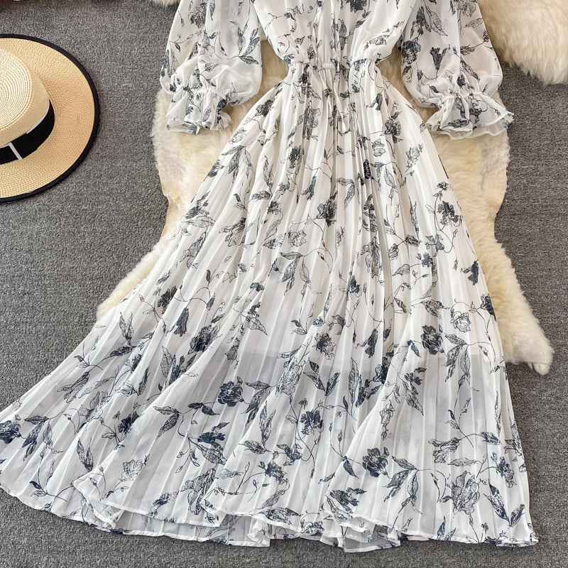 Robe plissée à fleurs en mousseline à col rond 3364