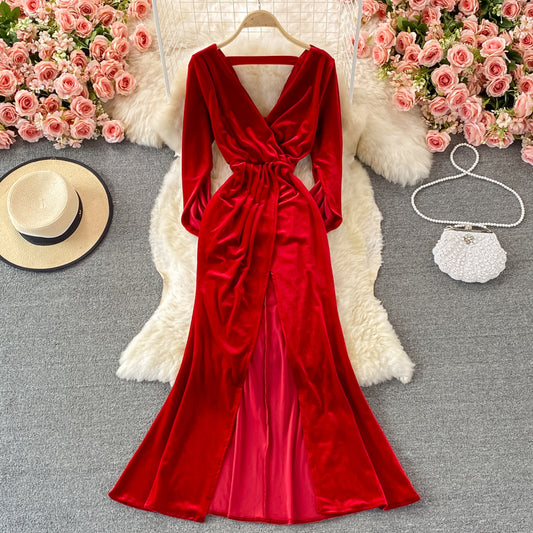 Robe en velours à col en V profond et fente sur les fesses 3240