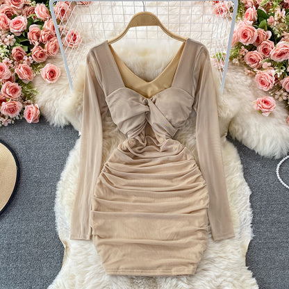 Sexy design, wrinkled and kinked waist, thin square collar and buttocks  2724