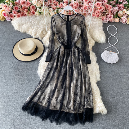 Robe unie haut de gamme avec taille en dentelle cousue en maille 3181