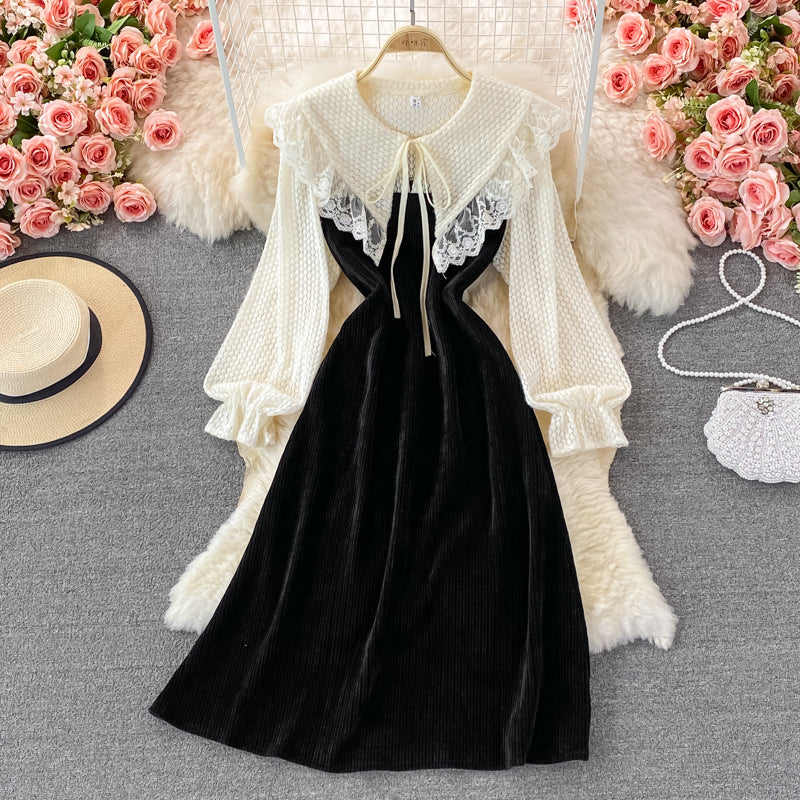 Robe en velours côtelé à col montant et coutures en dentelle 3262