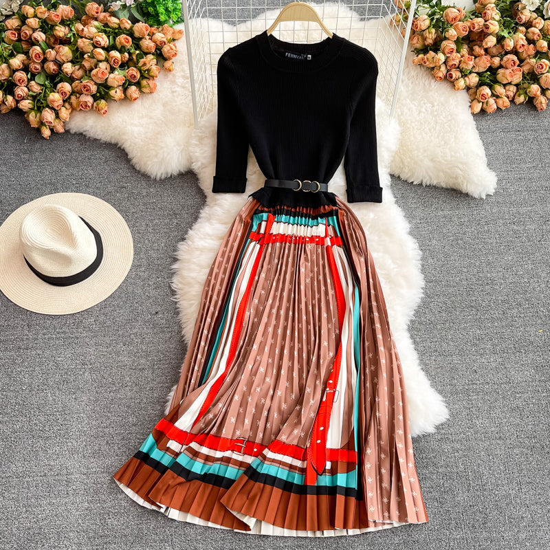 Robe plissée en patchwork de maille à col montant et contraste 3355