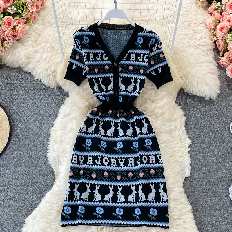 Robe moulante à col en V en jacquard avec lettres de lapin de dessin animé 3196