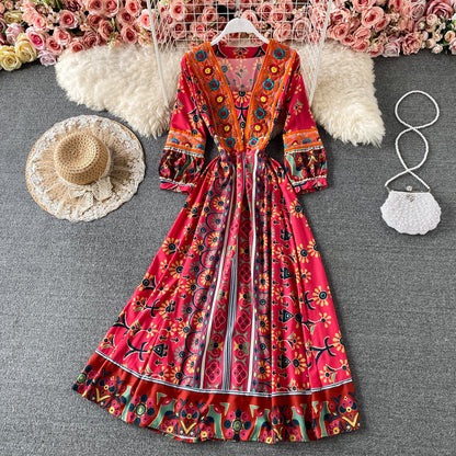 Robe à col en V avec broderie industrielle lourde 3187
