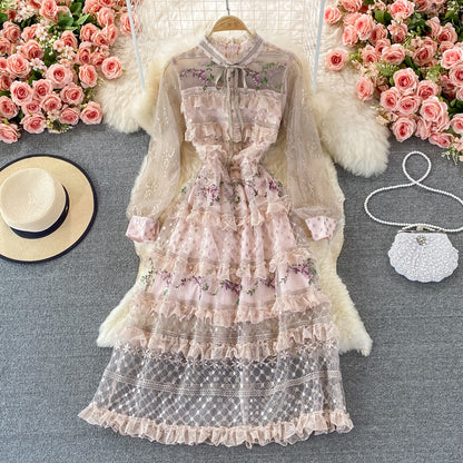 Robe légère de luxe en dentelle brodée à col montant 3370