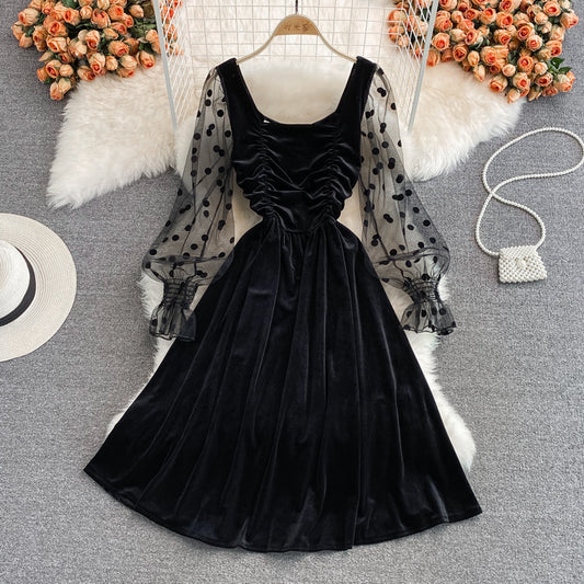 Robe en velours noir à col carré et tempérament de célébrité 3366