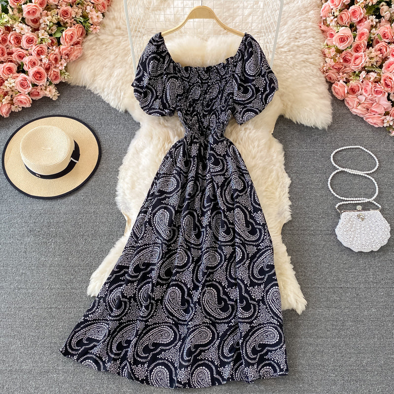 Robe slim à col carré et manches bouffantes 3061