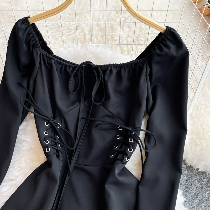Robe moulante à manches longues et col carré à taille super fée 2843