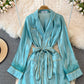 Robe chemise à manches longues en satin acétate style célébrité avec fermeture à la taille 3269
