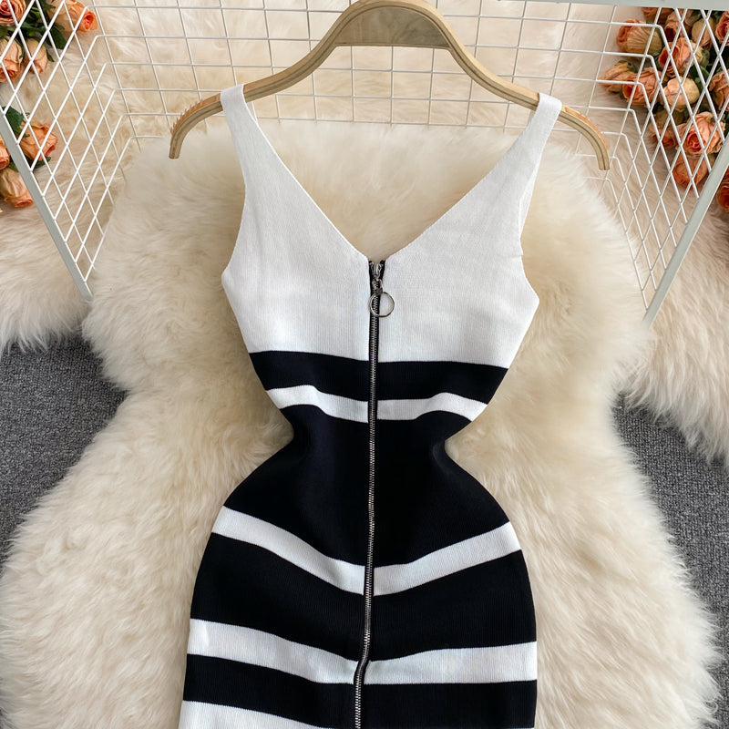Jupe gilet en tricot mi-longue contrastée à col en V et fermeture éclair sans manches 2992
