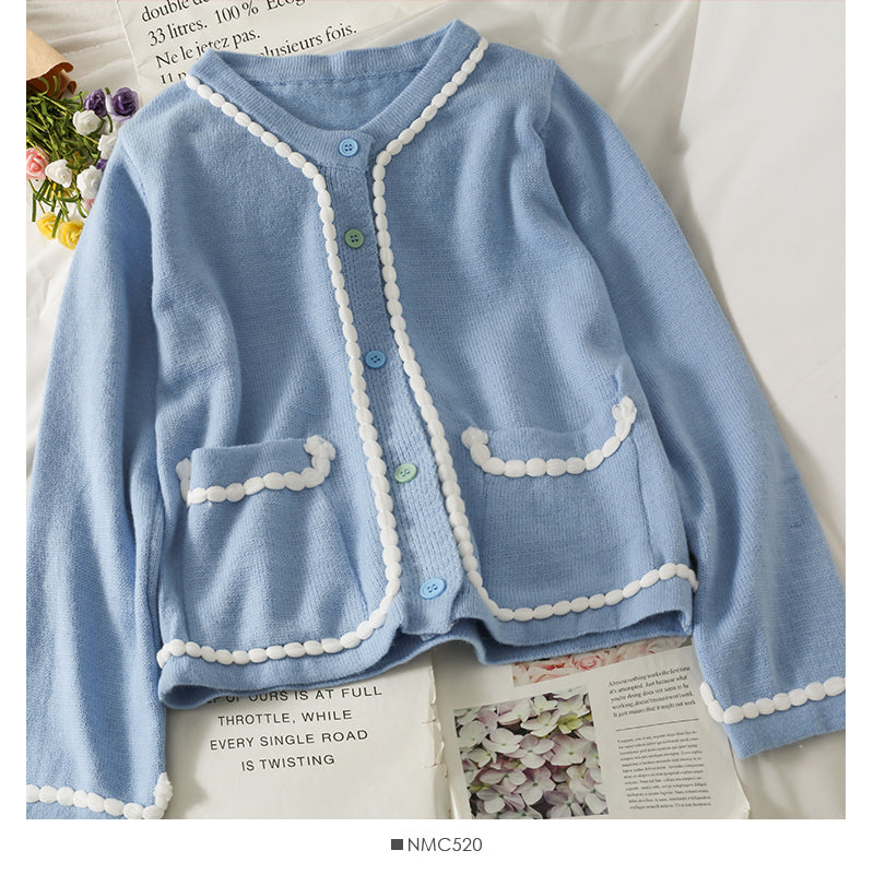 Joli petit pull ras du cou à simple boutonnage et rayures fraîches 1810