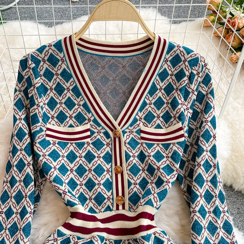 Robe à carreaux rétro française à col en V pour femme tempérament 2865