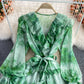 Robe en mousseline fleurie à volants et col en V 2854