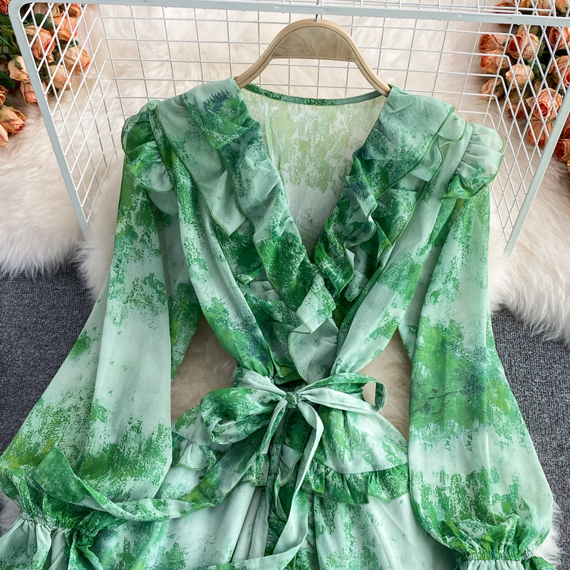 Robe en mousseline fleurie à volants et col en V 2854
