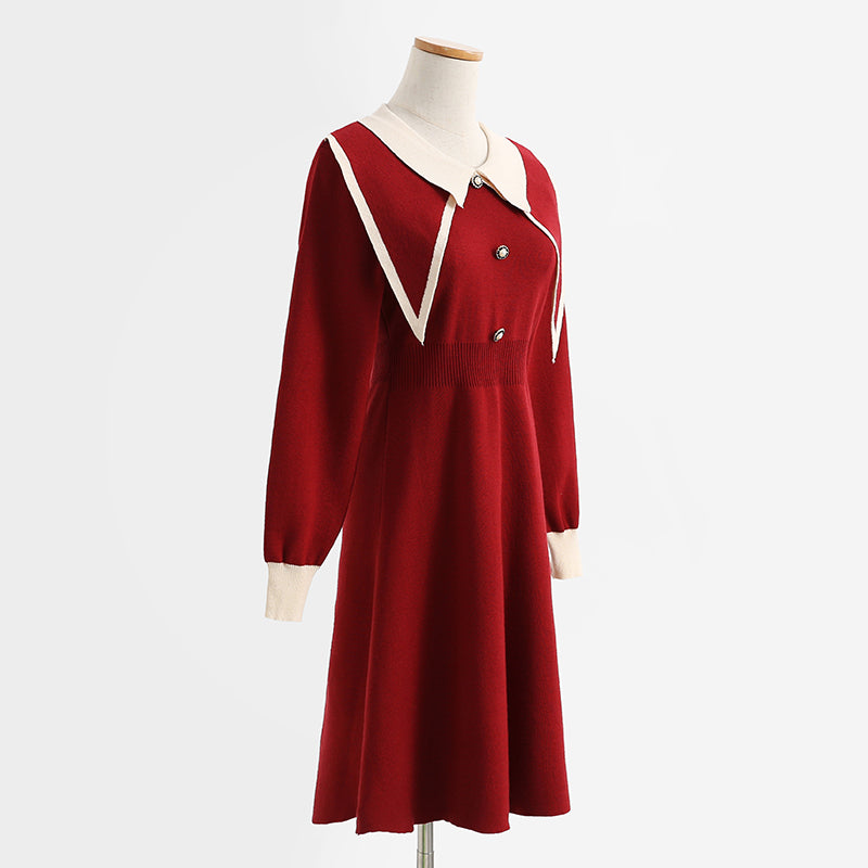 The little man is thin and covered in a red dress  2446