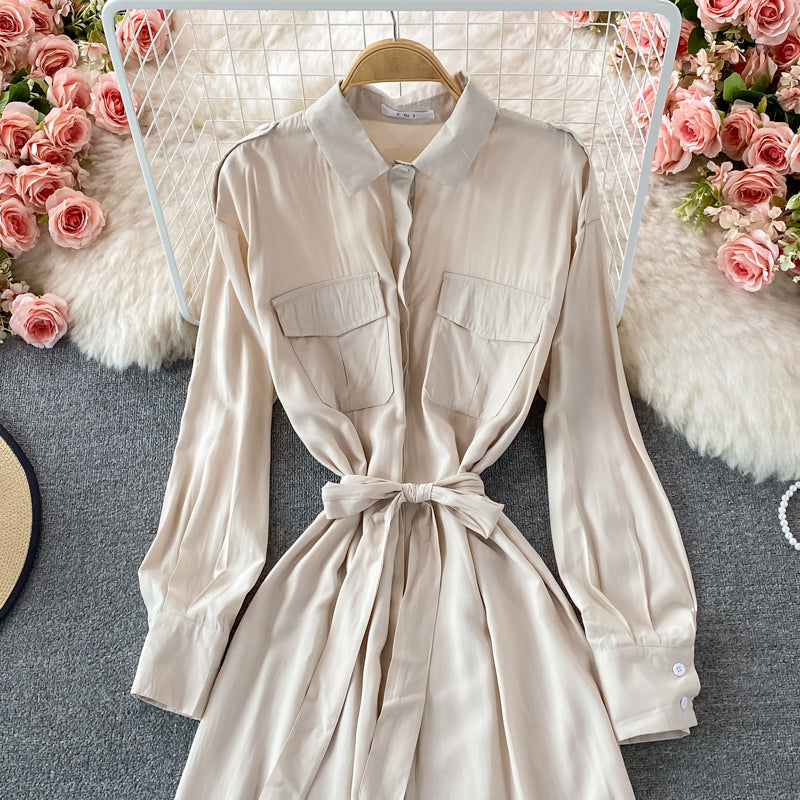 Robe mi-longue ample et ajustée à revers simple boutonnage 3245