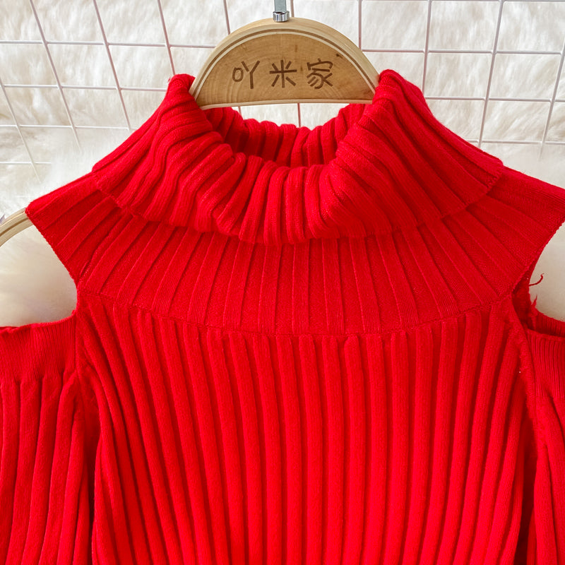 Robe tricotée à col montant et épaules dénudées 3383