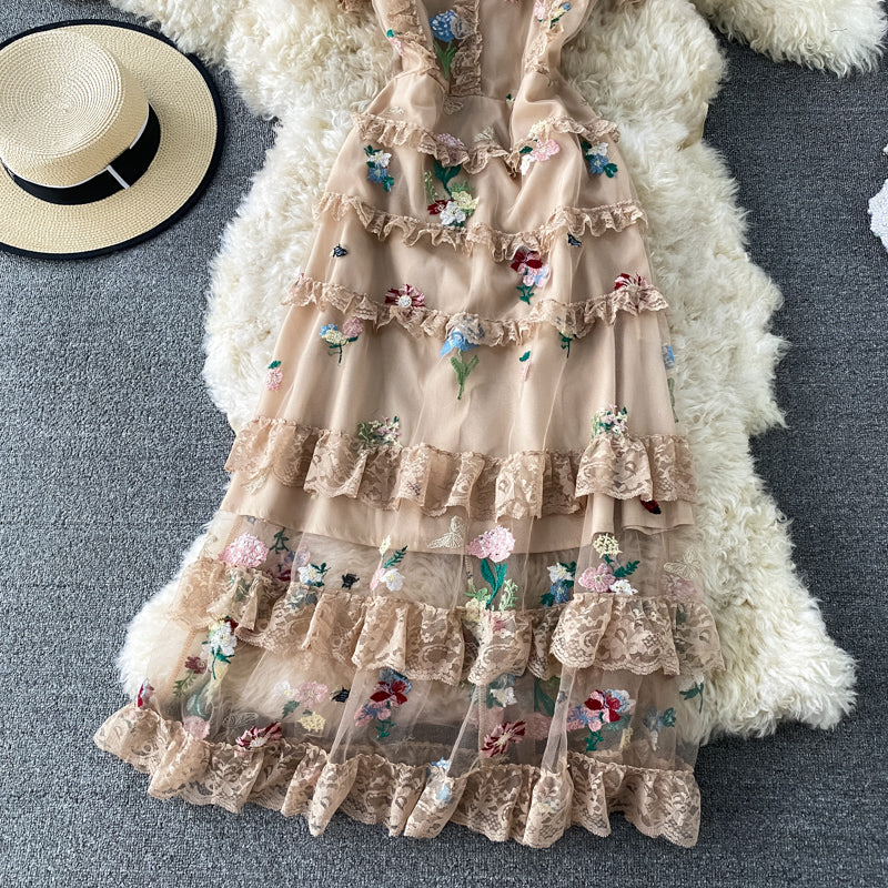 Kuchenrockkleid mit Netzstickerei und Blumenspitze 3178