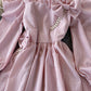Robe à bretelles avec col carré et jupe courte bouffante à boutons de fleurs 3094