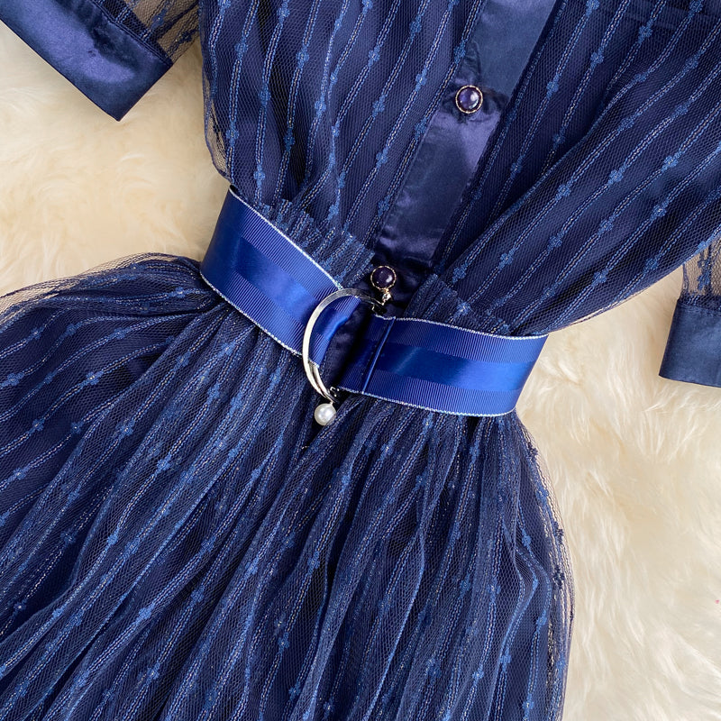 Robe en maille brodée légère de style mature 2990